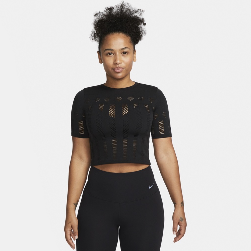 Nike Yoga Dri-FIT ADV Luxe black
Women's Short-Sleeve Crop Top size medium